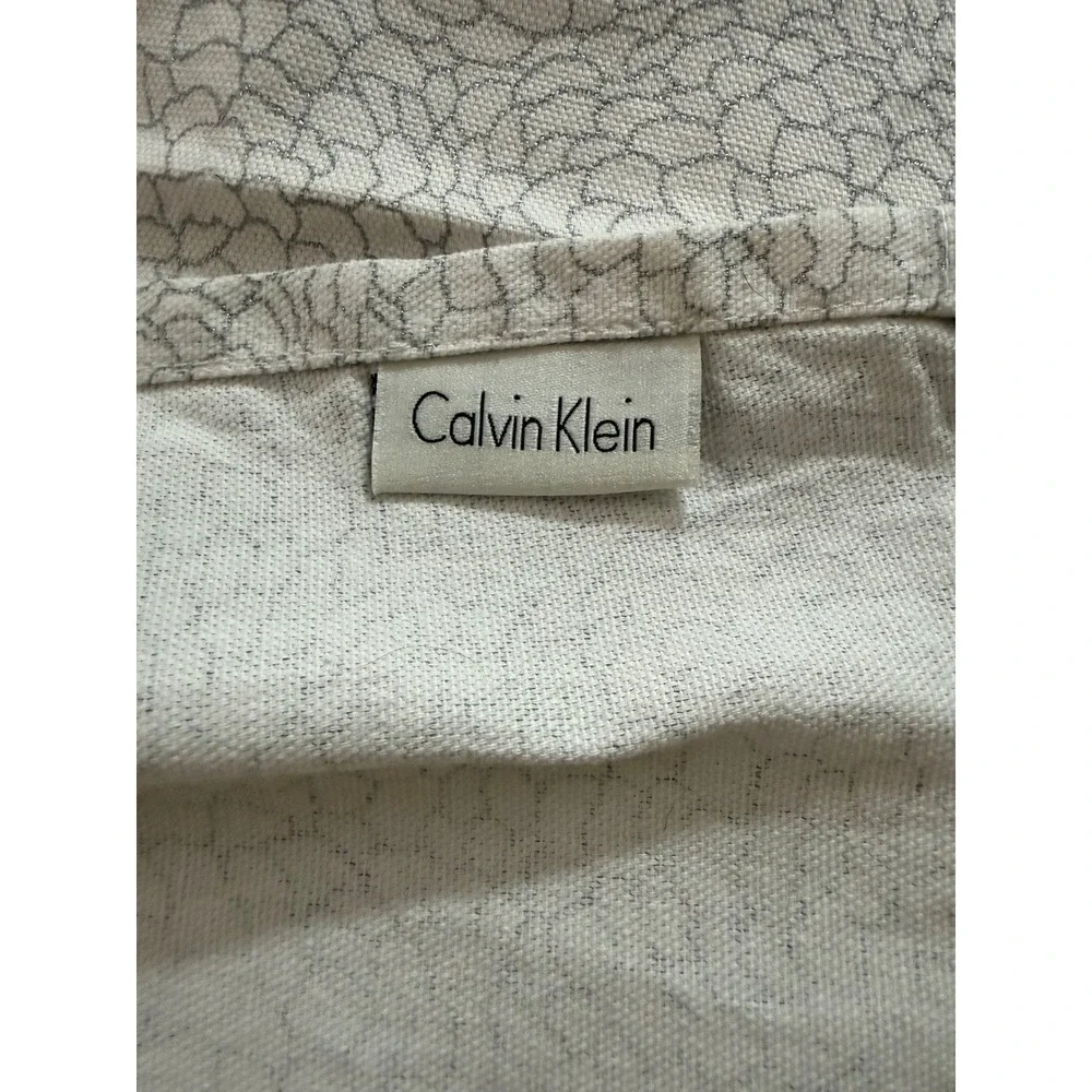 Calvin Klein White & Silver Floral Outline Rectangular Tablecloth 102 x 59